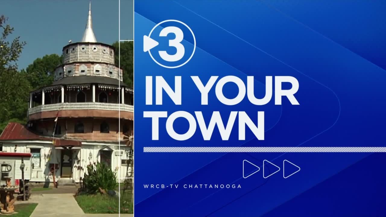 3 IN YOUR TOWN: Christmas Special